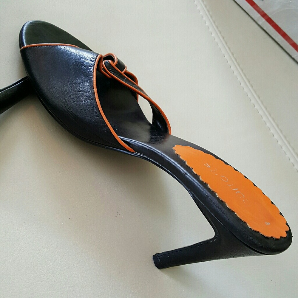 BARRATT SLIP ON SANDALS. BLACK & ORANGE. SIZE 41
